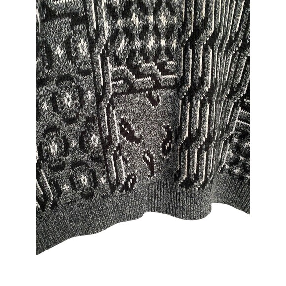 Upper Body Knit Sweater Abstract Geometric Paisley - Picture 4 of 7